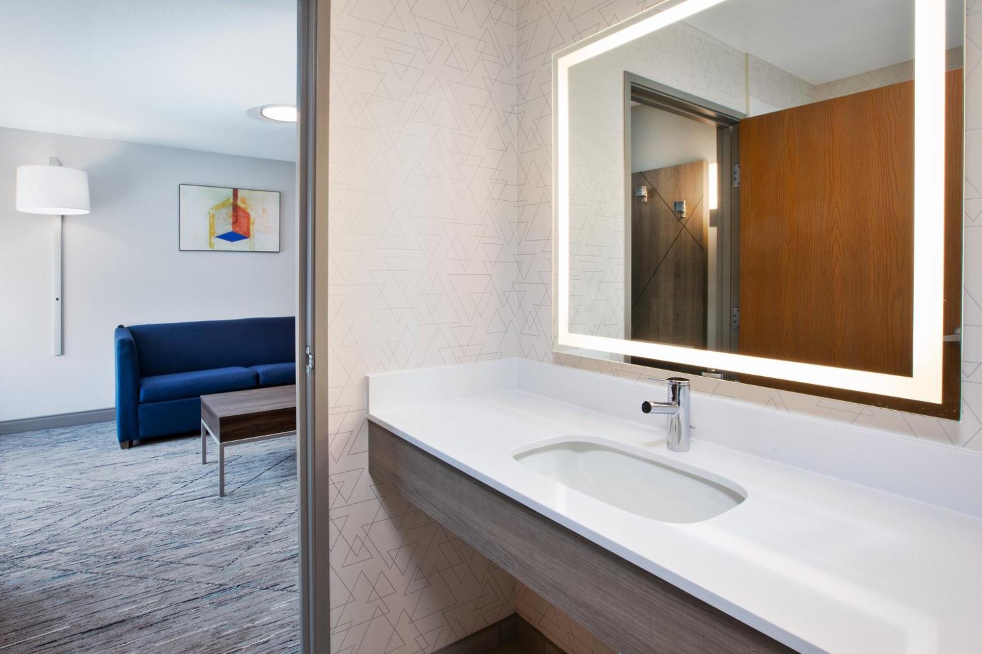 Holiday Inn Express & Suites Buffalo, An Ihg Hotel Bagian luar foto