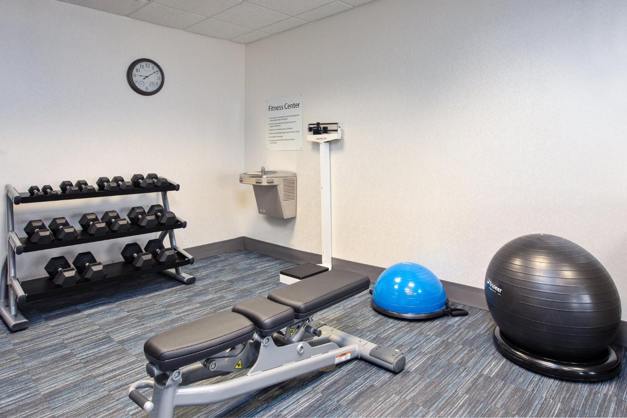 Holiday Inn Express & Suites Buffalo, An Ihg Hotel Bagian luar foto