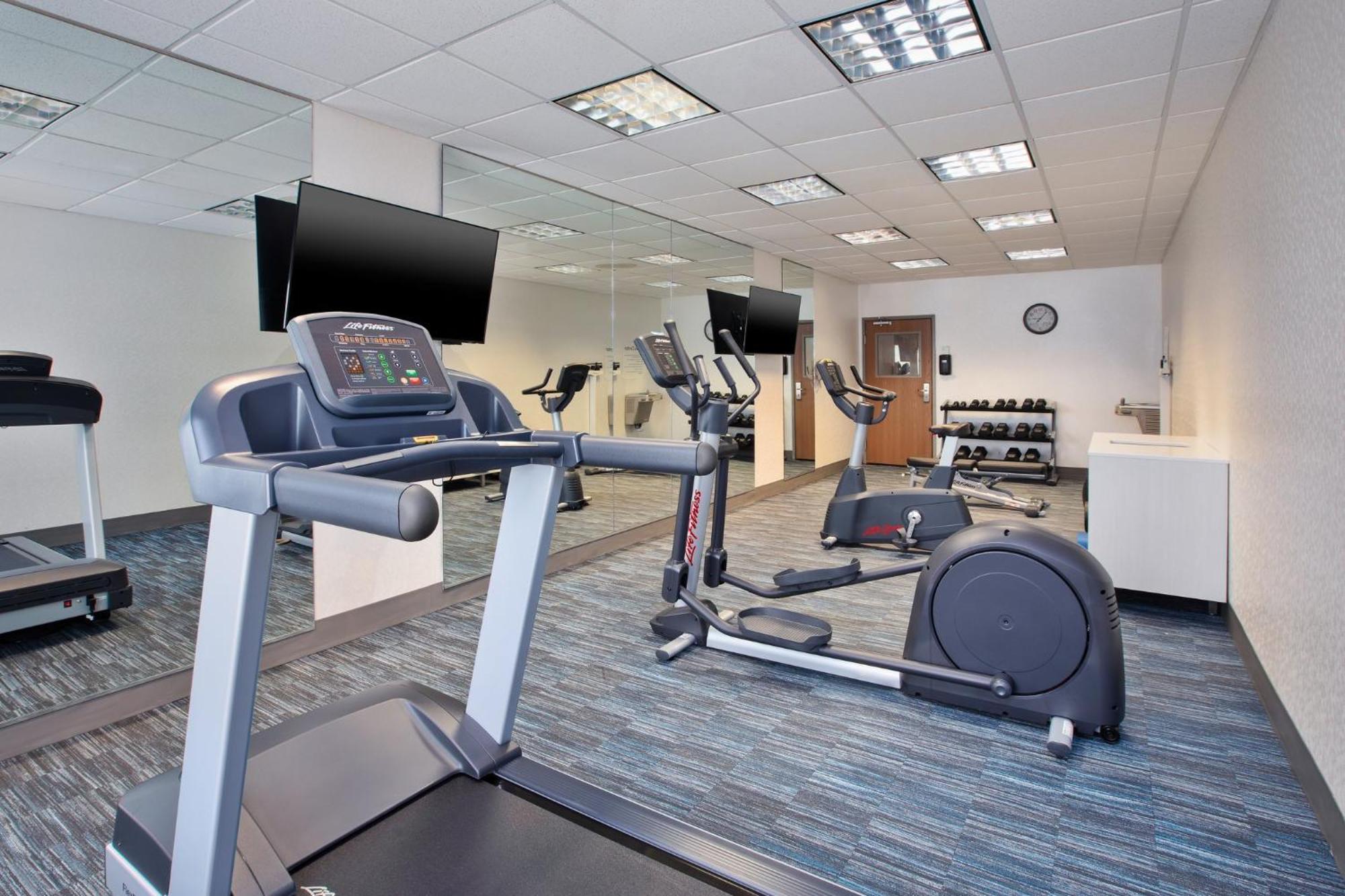 Holiday Inn Express & Suites Buffalo, An Ihg Hotel Bagian luar foto