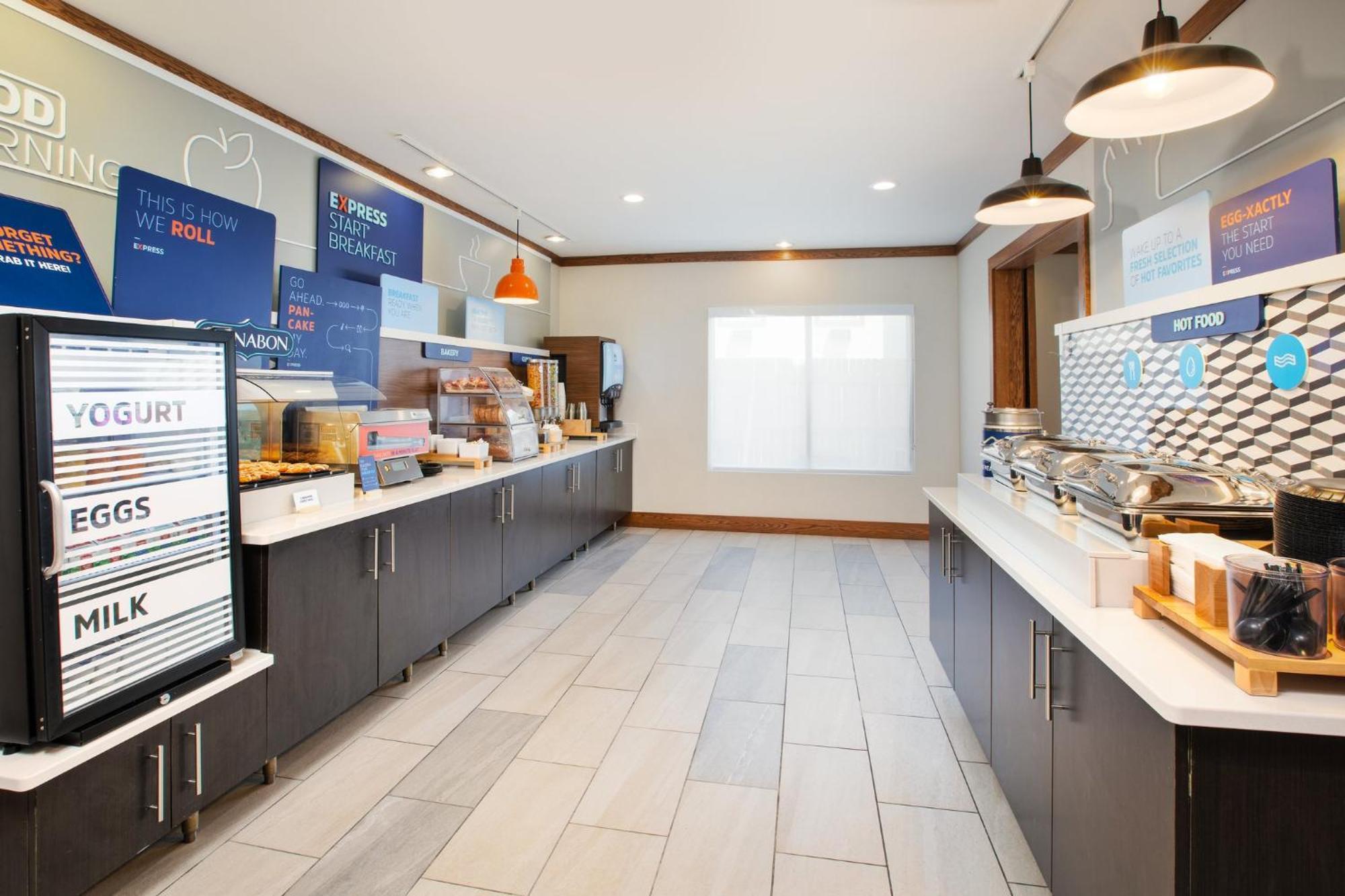 Holiday Inn Express & Suites Buffalo, An Ihg Hotel Bagian luar foto